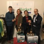 CDA schenkt pindakaas aan Kledingbank UnieK